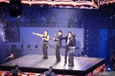 Ribuan Penggemar Larut dalam Nostalgia di Konser F-FOREVER