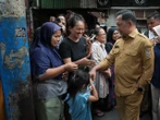 Mendagri Cek Penerima BSPS di Jakbar, Dorong Pemda Perluas Dukungan Bedah Rumah Lewat APBD