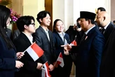 Tiba di Paris, Presiden Prabowo Disambut Ratusan Diaspora Indonesia