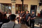 Usut Dugaan Korupsi Impor Ponsel Ilegal, Kortastipidkor Polri Geledah 2 Kafe di Sidoarjo