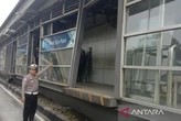 Truk Tabrak Halte Transjakarta Tebet Eco Park, Pengemudi Diburu Polisi
