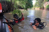 Cari Anak Hilang Terseret Arus di Sungai Way Pisang, Basarnas Terjunkan Tim Penyelam