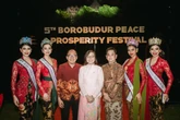 Wamen Ekraf & Puteri Indonesia 2026 Suarakan Misi Perdamaian Dunia di Borobudur