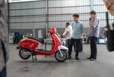 United E-Motor Rilis C2000 Edisi Merah Putih, Ada Mas Gibran, Ngapain?