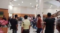 Kericuhan di DPRD Riau, Simpatisan Anggota Dewan Baku Hantam saat Rapat Banggar