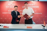 Bomber Barcelona Lewandowski Dapat Tugas Baru dari Chery