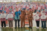 Gubernur Jateng Salurkan BLT Cukai Tembakau Rp 51 Miliar untuk 85 Ribu Pekerja