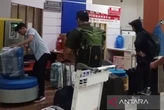 Penyidik KPK Bawa 5 Koper Seusai Geledah Rumah Kadis PUPR Kota Bengkulu