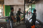 192 Lapak Tanpa Izin di Lahan Pemkot Surabaya Ditertibkan  