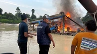 Polres Kampar Sergap Penambang Emas Ilegal, 2 Pelaku Ditangkap, 12 Dompeng Dibakar