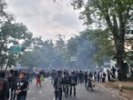 Massa Aksi di DPRD Jabar Bubar, Sempat Diwarnai Lemparan Petasan