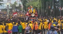 Polisi Ciduk 2 Penyusup yang Bawa Sajam Ketika Demo Mahasiswa di DPRD Sumsel