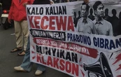 Pengendara Bunyikan Klakson Saat Baca Spanduk Massa Aksi, Tuuut...