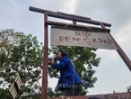 Bawa Pasung ke DPRD Jabar, Ribuan Mahasiswa BEM SI Segel Simbol Kebobrokan Rezim Prabowo-Gibran