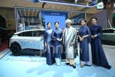 Vinfast Gandeng Didiet Maulana Menciptakan Busana Lintas Budaya di GIIAS 2025