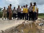 H-6 Lebaran Jalan Lintas Timur di Pelalawan Masih Belubang, BPJN Riau Minta Maaf  