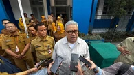 Baru Keluar dari Rumah Sakit, Wali Kota Bandung Farhan Tinjau ke Sekolah