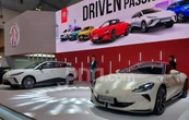GIIAS 2025, Edisi Terbatas MG4 EV Max dan MG Cyberster Tampil Menawan