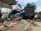 Diduga Hilang Kendali, Truk Tronton Hantam 3 Ruko dan Sejumlah Kendaraan di Palembang