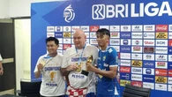 Kecewa pada Bobotoh, Bojan Hodak Soroti Aksi Penyalaan Flare: Egois & Merugikan Klub