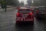 Banjir di Dekat Rumah Plt Gubernur Riau, Jalan Diponegoro Macet Total
