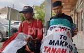 Niat Haji Tahun Depan, Pria Asal Depok Jalan Kaki ke Tanah Suci Sambil Bawa Batu Bacan
