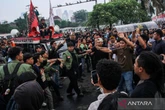 Aksi Berakhir Ricuh, Demonstran Tuntut Penangkapan Fadli Zon dan Batalkan Buku Sejarah