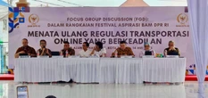 BAM DPR Bahas Potongan Aplikator, Grab & Gojek Tidak Hadir