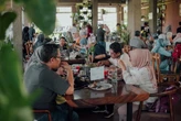 Laras Garden Resto Cilegon Hadirkan Nostalgia Bersama The Glasses