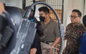 2 Anak Hotma Sitompul Antar Sang Ayah ke Rumah Duka