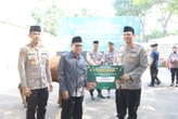 Indahnya Berbagi, Kapolres Tanjung Priok Serahkan Hewan Kurban untuk Iduladha