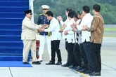 Momen Gibran Sambut Prabowo yang Pulang dari Luar Negeri, Lihat