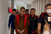 Ekspresi Mantan Sekda Kota Bandung saat Ditahan Terkait Korupsi