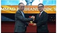 Muhammad Burhanuddin Raih Penghargaan Sebagai Tokoh Pengacara dan Advokasi Sosial 2025
