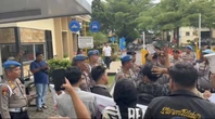 Mahasiswa Minta Polda Jambi Segera Tangkap Tersangka Perusakan Gudang Ekspedisi