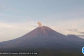 Gunung Semeru Erupsi 3 Kali, Tinggi Letusan Hingga 900 Meter