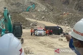 1 Lagi Korban Longsor Gunung Kuda Ditemukan Hari Ini, Tim Gabungan Fokus Cari 7 Rekannya