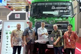 GIIAS 2025, Astra UD Trucks Menyerahkan 9 Unit Truk Quester GKE 280 Euro5 ke SMTK