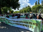 Ratusan Karyawan Demo Disnaker Mataram, Tuntut Hapus Potongan Infaq Yayasan RSI