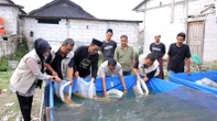 Tebar 30 Ribu Bibit Ikan, PIK2 Dukung Ketahanan Pangan Warga Teluknaga