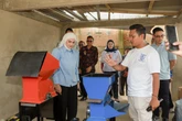 Putri Zulkifli Hasan Serahkan Bantuan Benih hingga Alsintan untuk Petani Lampung