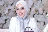 Kenang Sosok Hengki Kawilarang, Syahrini: Beliau Tidak Pernah Marah