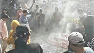 Aksi Berujung Ricuh, Simpatisan Paslon 02 Bakar Keranda di Depan Bawaslu Bengkulu Selatan