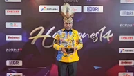 Bupati Aner Maisini Raih Penghargaan, Berkomitmen Bangun Intan Jaya Lebih Baik