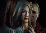 Penampakan Luna Maya dan Christine Hakim di Cermin Misterius