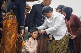 Gubernur Luthfi dan AHY Ikut Cukur Rambut Gimbal di Dieng Culture Festival 2025