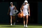 Lihat Wanita Pencinta AC/DC Itu Masuk Final Wimbledon 2025
