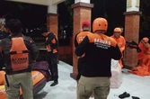 Tim BTB Bantu Evakuasi Warga Terdampak Banjir di Trenggalek