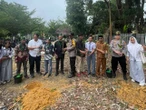 Badko HMI Riau-Kepri Tanam Pohon di SMA Negeri Olahraga Peringati Hari Konservasi Alam Nasional