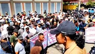 Pendukung Kecewa Terhadap Penanganan Kasus Rekayasa Penangkapan Cawabup Ii Sumirat, Aksi Berlangsung Panas